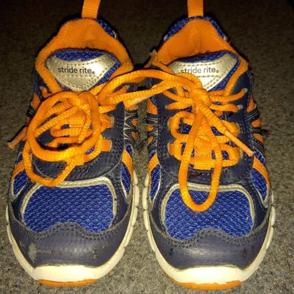 stride rite tennis shoes